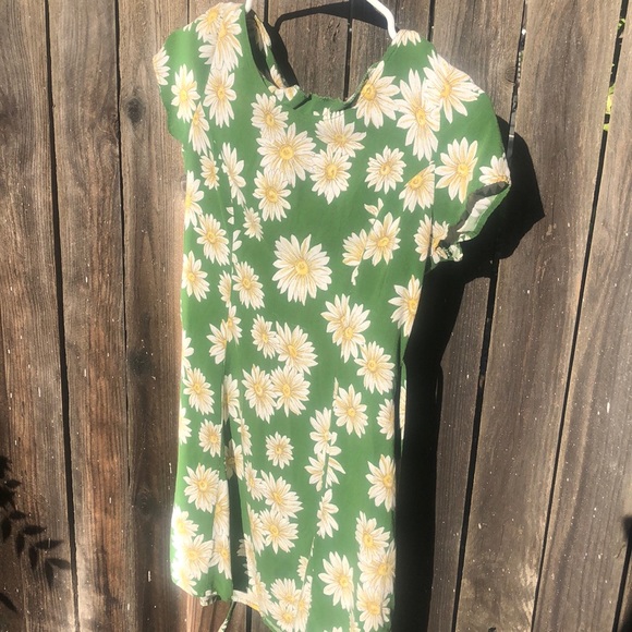 Forever 21 Dresses & Skirts - Summer FLORAL Dress Forever 21 Dresses & Skirts - Summer FLORAL Dress